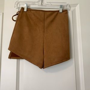 Small, brown American threads skort